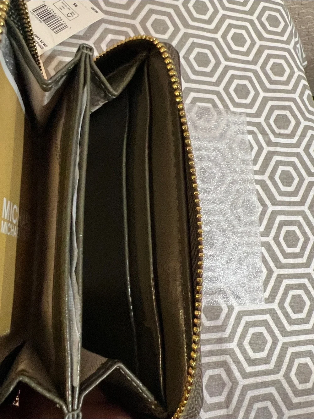 Michael Kors jet set Olive Logo Zip Card Case with Gold Hardware